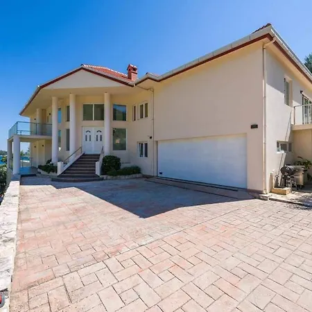 Villa Seafront Zaglav On Island Korcula, Private Pool, Parking,bbq Potirna