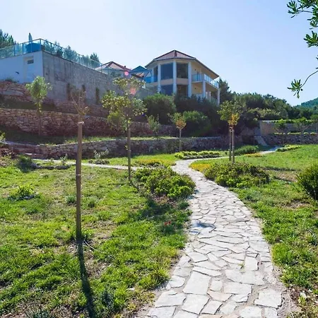 Seafront Zaglav On Island Korcula, Private Pool, Parking,bbq Villa