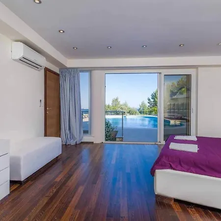 Seafront Zaglav On Island Korcula, Private Pool, Parking,bbq
